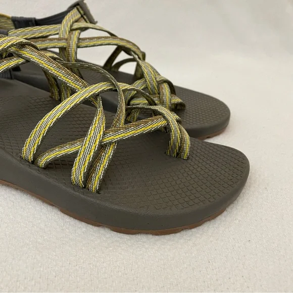 Chaco Zx/2 Classic Outdoor Adjustable Straps Toe Loop Sandal in Gold Size 9 - Picture 4 of 11